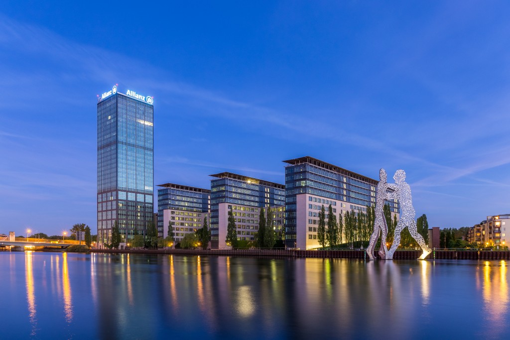 Die Treptowers sind ein Gebäudekomplex mit einem markanten Hochhaus im Ortsteil Alt-Treptow von Berlin. Sie wurden 1998 fertiggestellt und stehen direkt an der Spree.