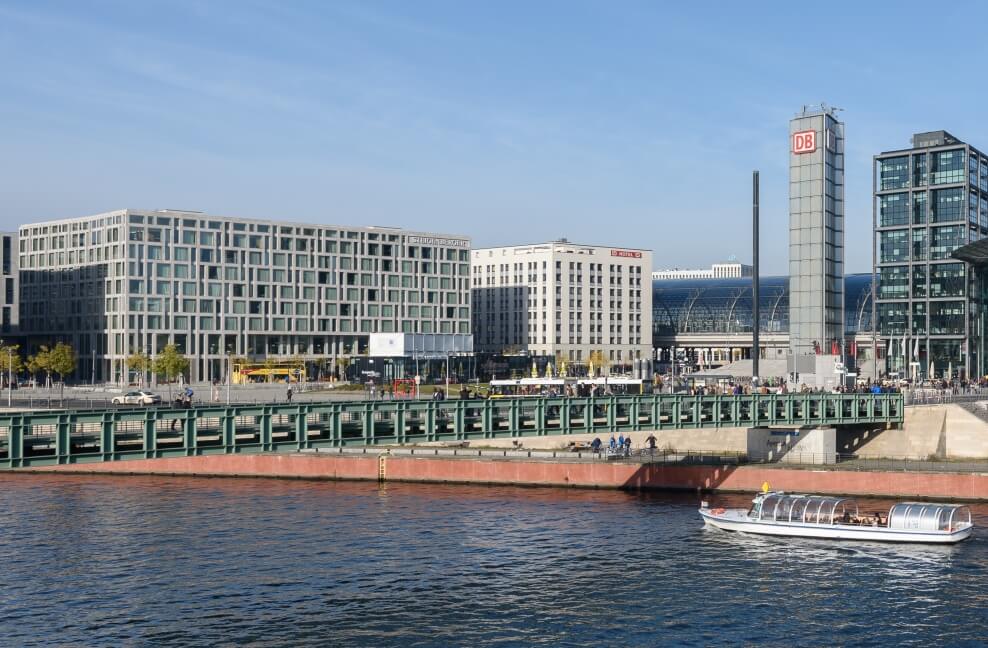 הדויטשה בנק חוזה פריחה רב שנתית מתמשכת לברלין